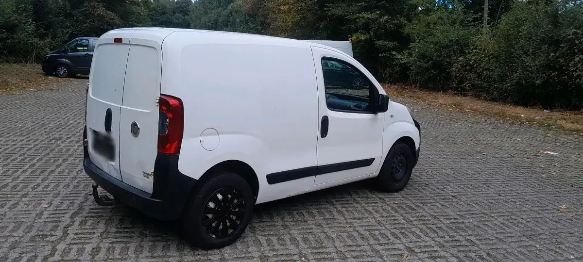 Gebraucht Fiat Fiorino 74 PS (54 kW) 2009 Weiß Van / Kleinbus