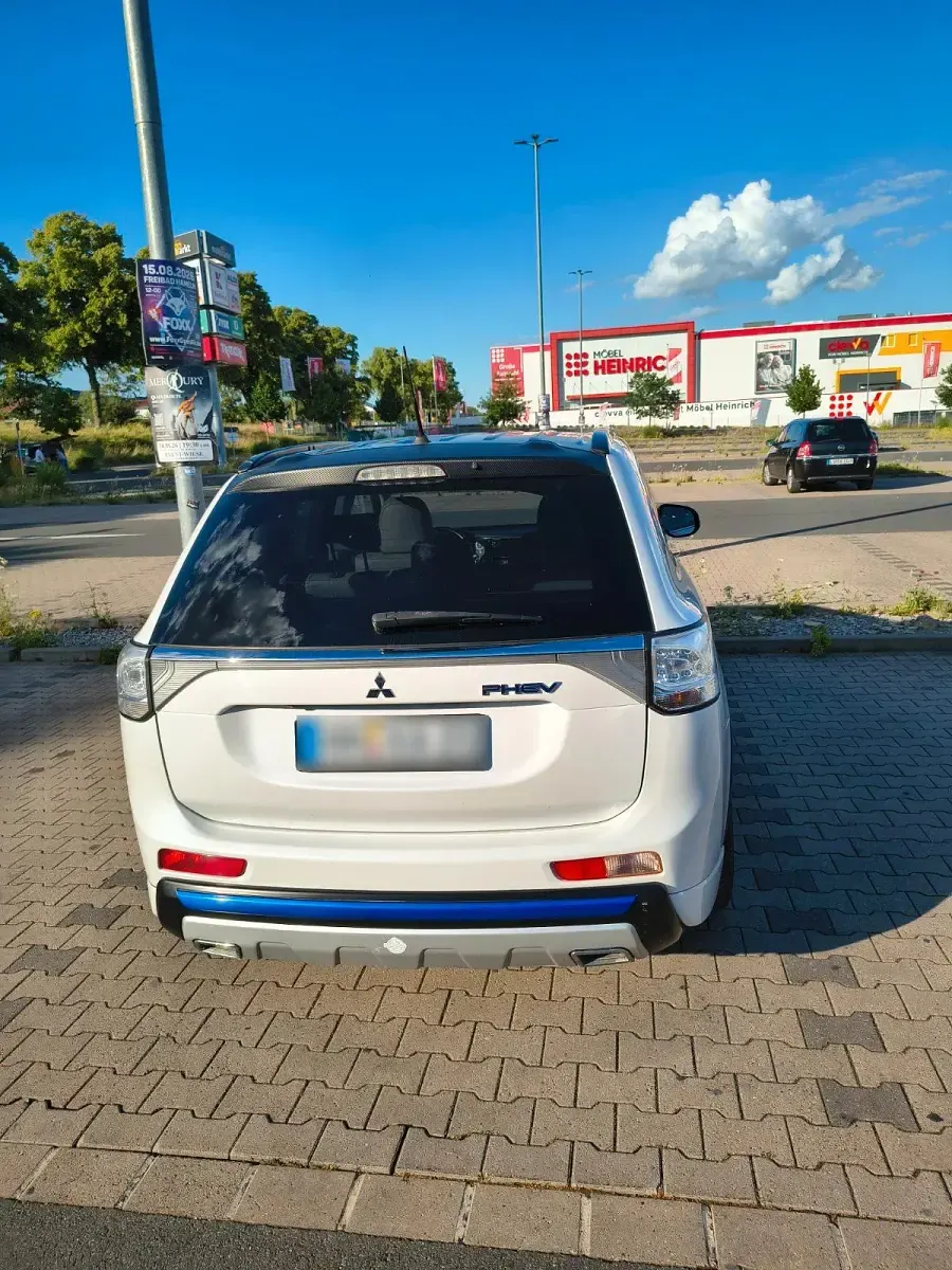 Gebraucht Mitsubishi Outlander 201 PS (147 kW) 2014 Weiß SUV