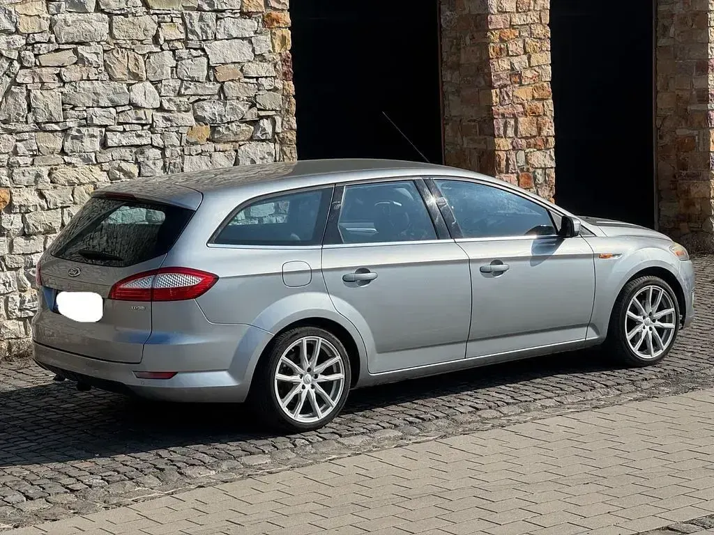 Gebraucht Ford Mondeo 140 PS (102 kW) 2008 Silber Limousine