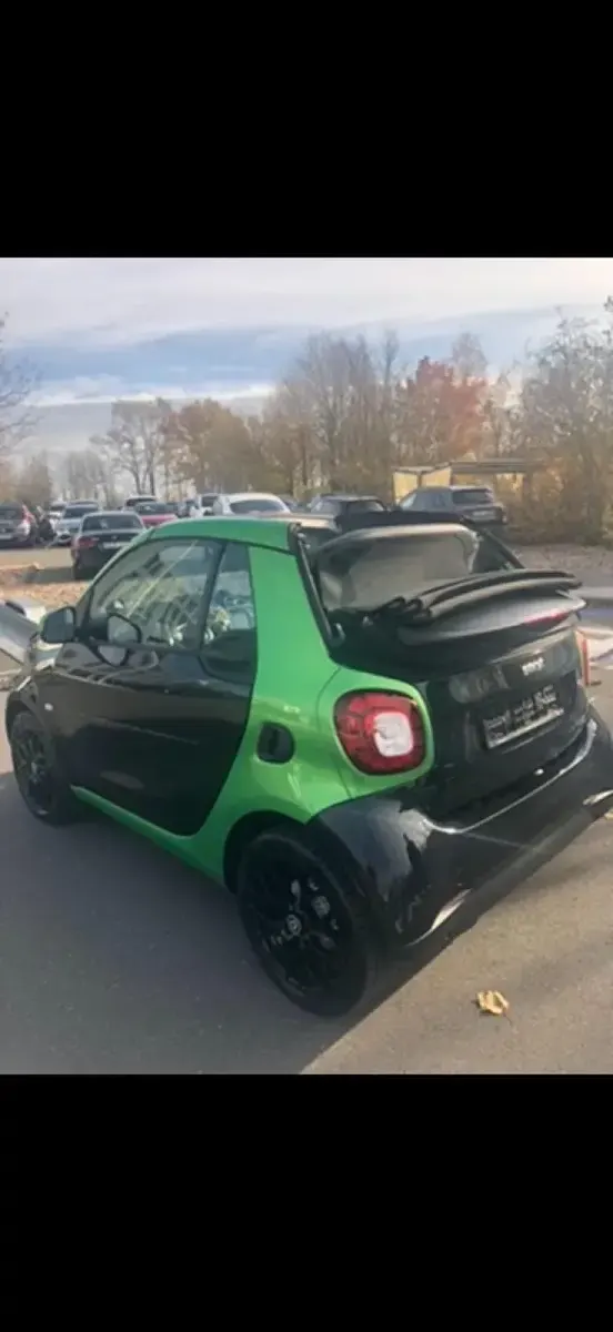 Gebraucht Smart ForTwo Cabrio 41 kW (56 PS) 2017 Schwarz Cabrio