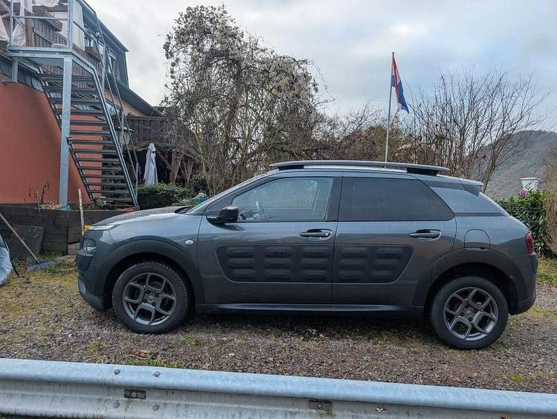 Gebraucht Citroën C4 Shine 99 PS (72 kW) 2016 Grau Limousine