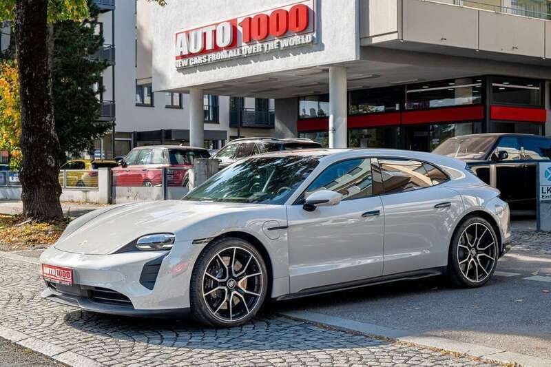 Kreide Neu 2025 Porsche Taycan 4S Sport Turismo Limousine | 142.788 € - Bild 1/4