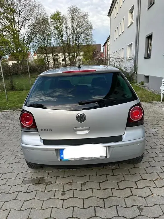 Gebraucht VW Polo Comfortline 69 PS (50 kW) 2007 Silber Kleinwagen