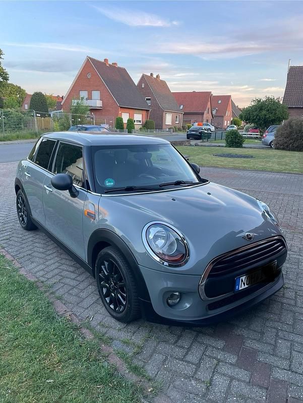 Grau Gebraucht 2016 Mini Cooper Kleinwagen | 10.900 € (Guter Preis) - Bild 1/4