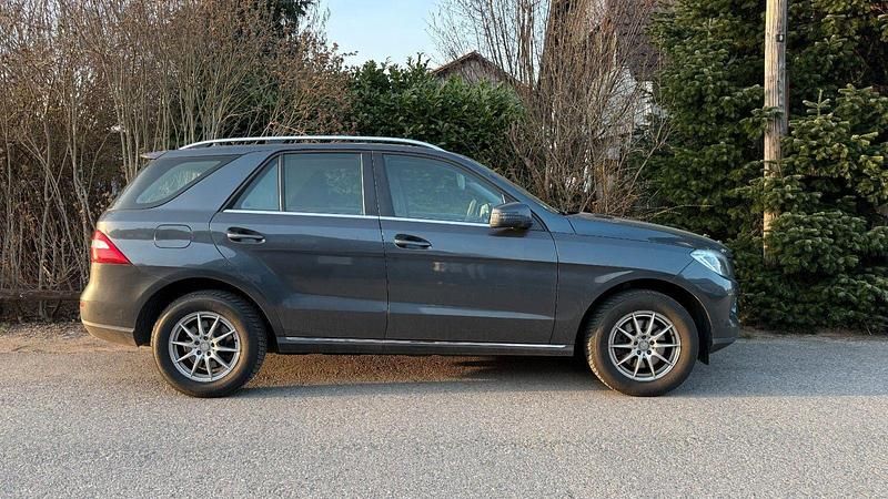 Gebraucht Mercedes ML350 258 PS (189 kW) 2013 Grau SUV