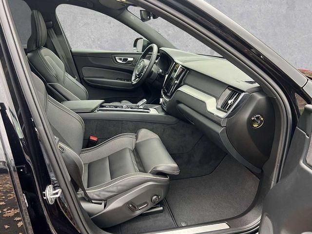 Gebraucht Volvo XC60 Plus 253 PS (186 kW) 2024 Onyx black metallic (metallic) SUV