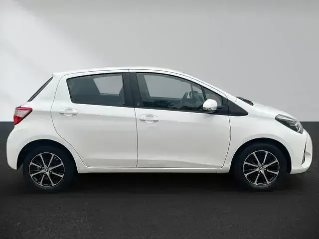 Gebraucht Toyota Yaris Team 111 PS (81 kW) 2018 Weiß Kleinwagen