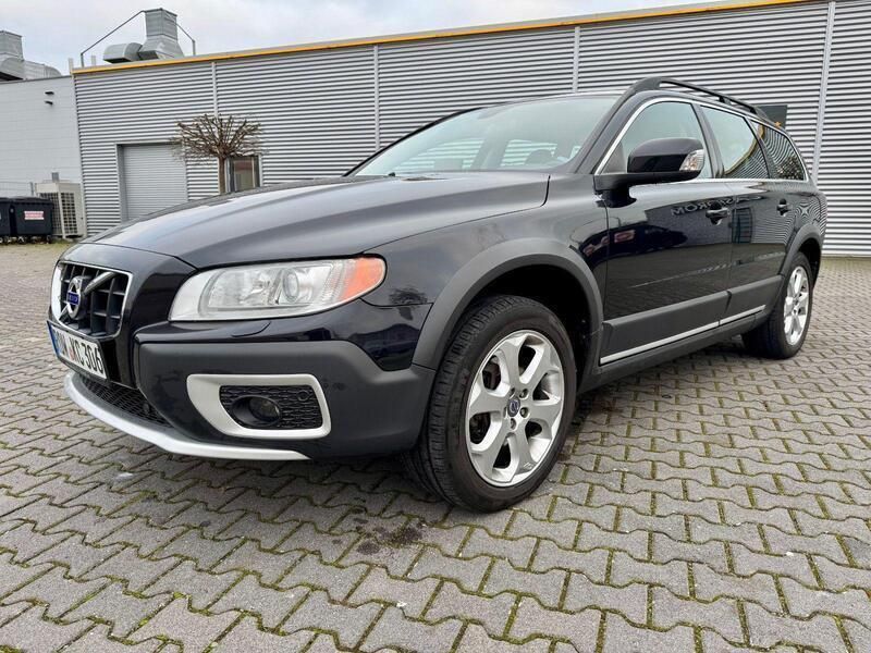 Schwarz Gebraucht 2011 Volvo XC70 Summum SUV | 8.980 € (Fairer Preis) - Bild 1/4