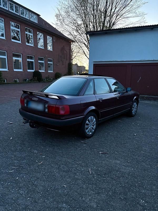 Second-hand Audi 80 90 CP (66 kW) 1993 Roșu Berlinǎ