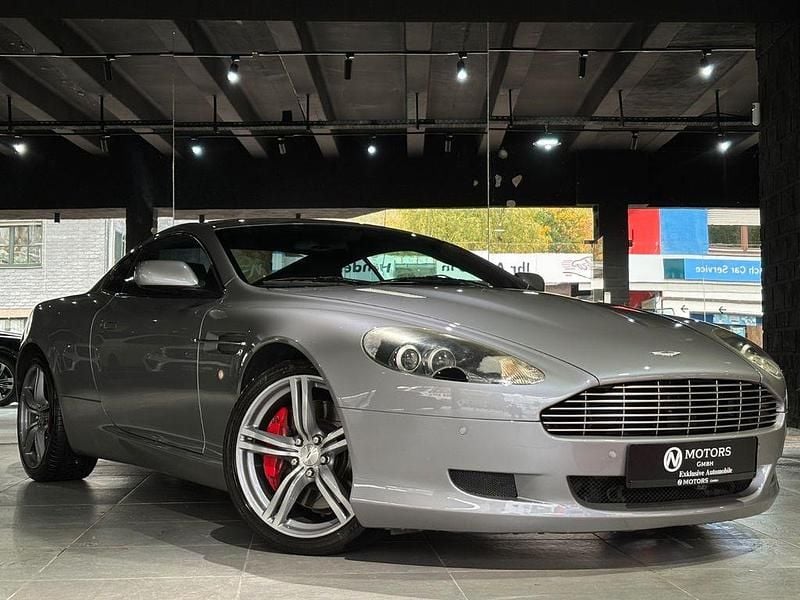 Grau Gebraucht 2008 Aston Martin DB9 Coupé | 59.999 € (Superpreis) - Bild 1/4
