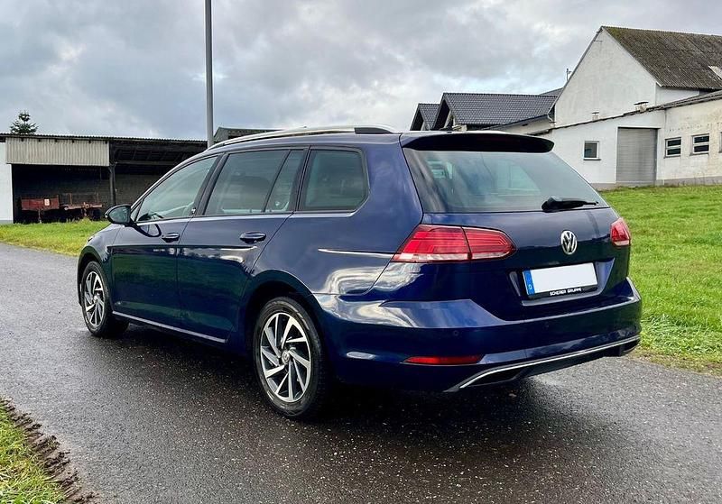 Gebraucht VW Golf VII Sound 116 PS (85 kW) 2018 Blau Kombi