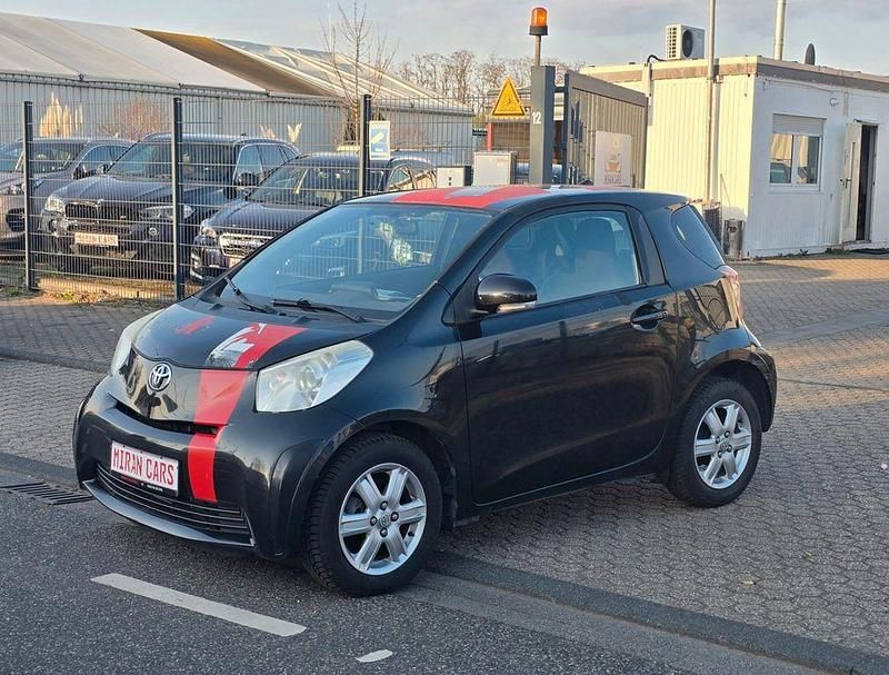 Gebraucht Toyota iQ Basis 68 PS (50 kW) 2010 Schwarz Kleinwagen