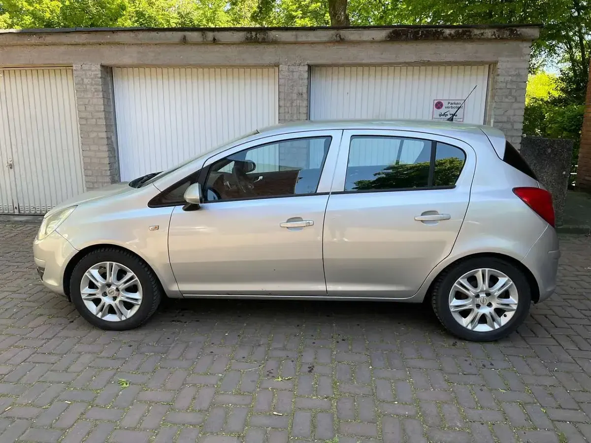 Gebraucht Opel Corsa 80 PS (58 kW) 2008 Grau Kleinwagen
