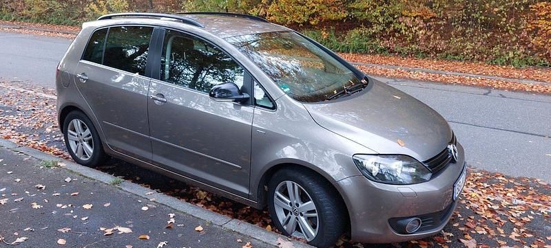 Braun Gebraucht 2013 VW Golf Plus Cross Match Van / Kleinbus | 8.200 € (Fairer Preis) - Bild 1/4