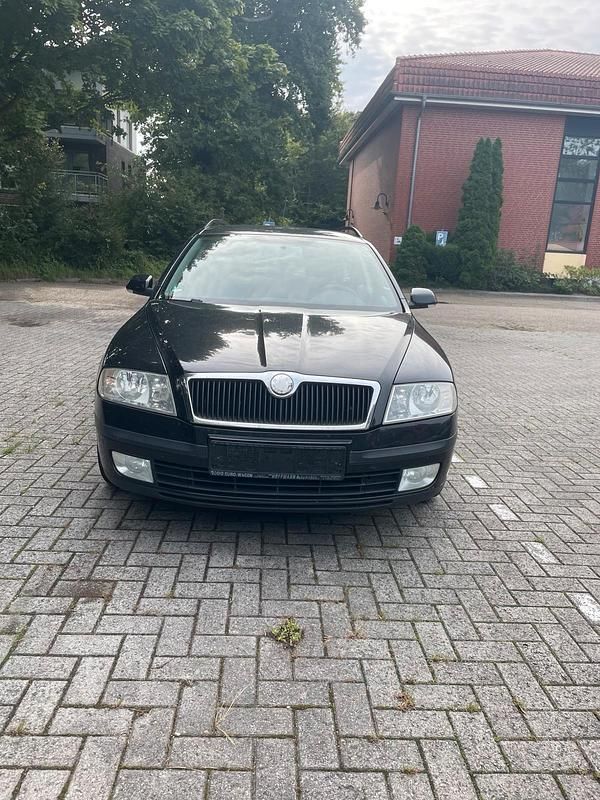 Schwarz Gebraucht 2007 Skoda Octavia Kombi | 2.000 € (Fairer Preis) - Bild 1/4