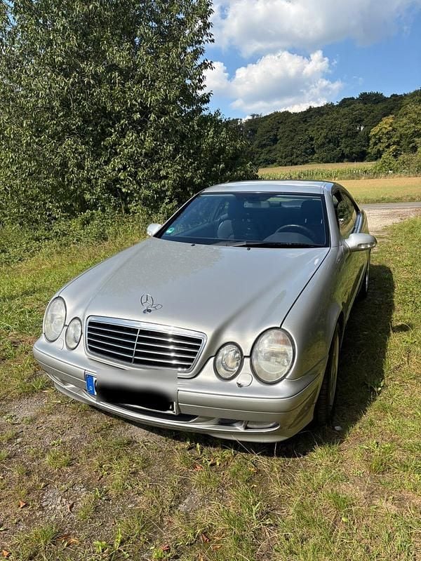Silber Gebraucht 2000 Mercedes CLK230 AMG Coupé | 2.590 € (Guter Preis) - Bild 1/4