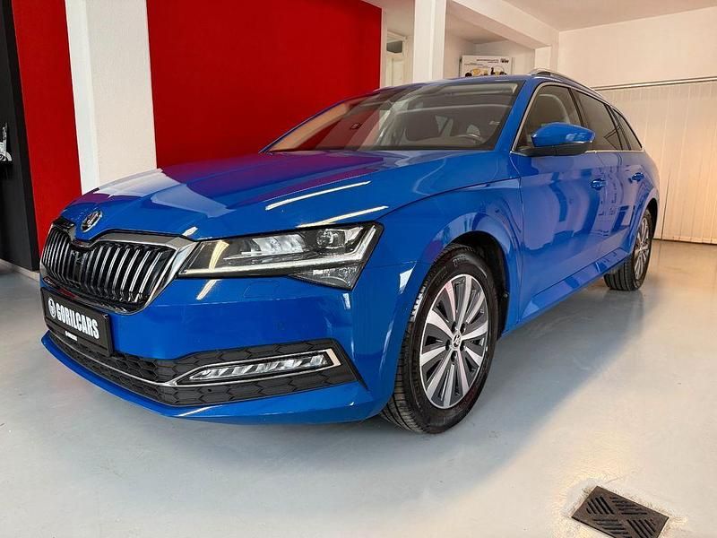 Gebraucht Skoda Superb Style 150 PS (110 kW) 2022 Modra energy/energy blue Kombi