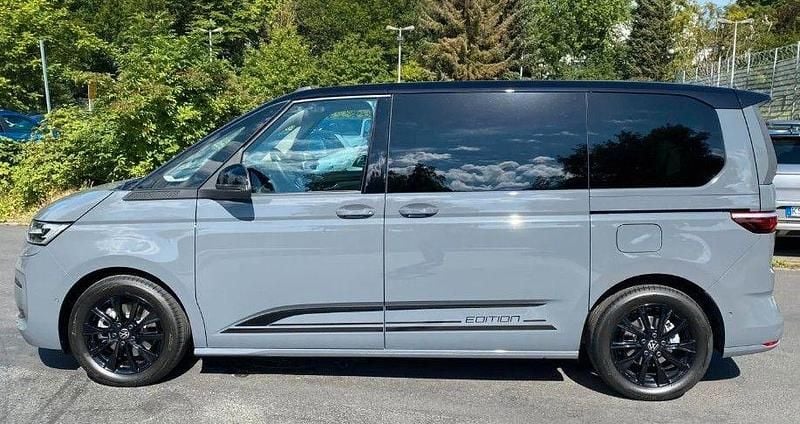 Gebraucht VW Multivan Life 150 PS (110 kW) 2024 Grau Van