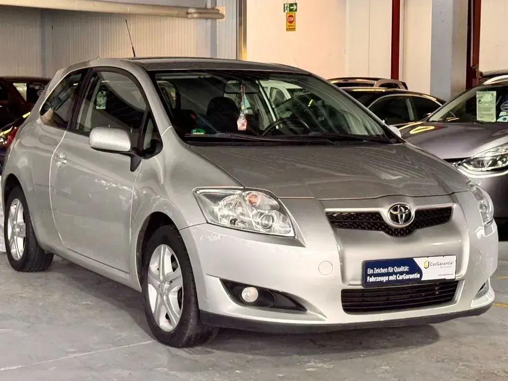 Gebraucht Toyota Auris Sol 124 PS (91 kW) 2007 Silver metallic Limousine