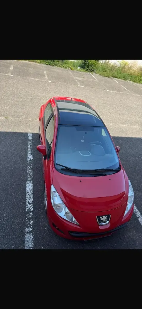 Gebraucht Peugeot 207 73 PS (53 kW) 2010 Rot Kleinwagen