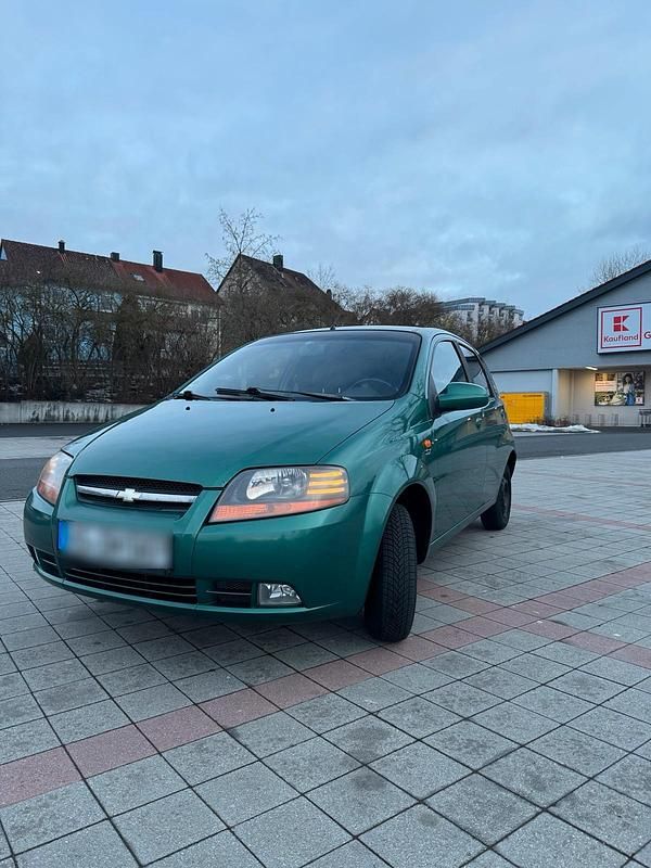 Grün Gebraucht 2004 Chevrolet Aveo Limousine | 1.200 € - Bild 1/4