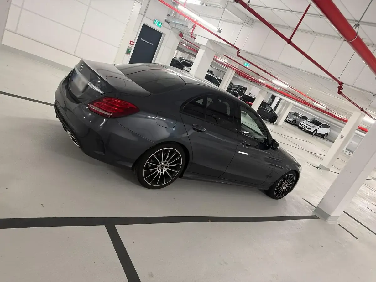 Gebraucht Mercedes C400 AMG line 333 PS (244 kW) 2015 Grau Limousine