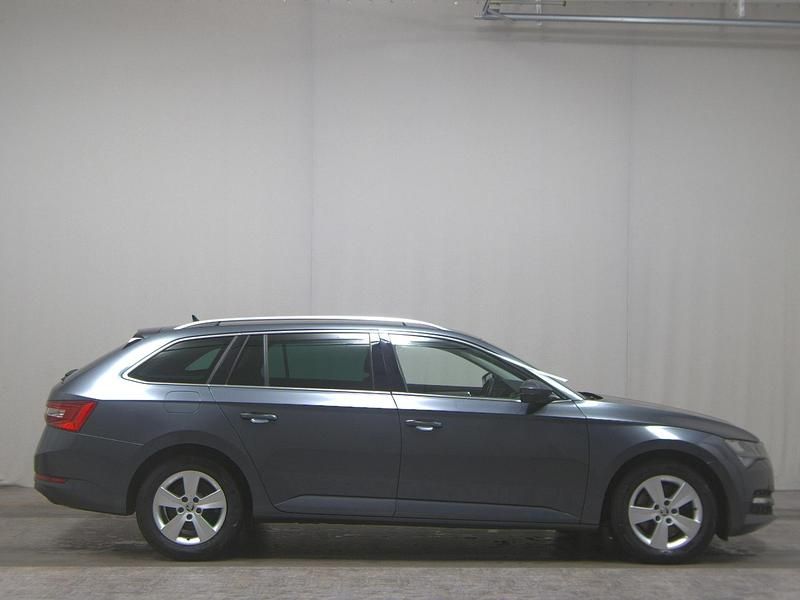 Grau Gebraucht 2020 Skoda Superb Ambition Kombi | 20.480 € (Fairer Preis) - Bild 1/4