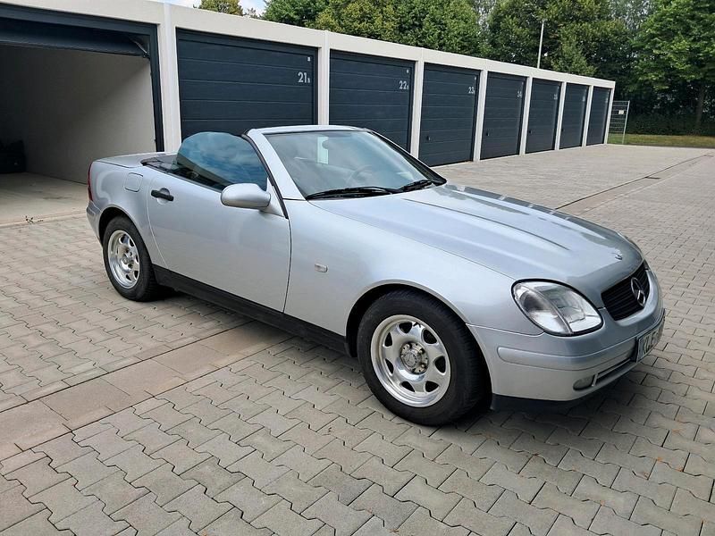 Silber Gebraucht 1998 Mercedes SLK200 Cabrio | 5.900 € (Fairer Preis) - Bild 1/4