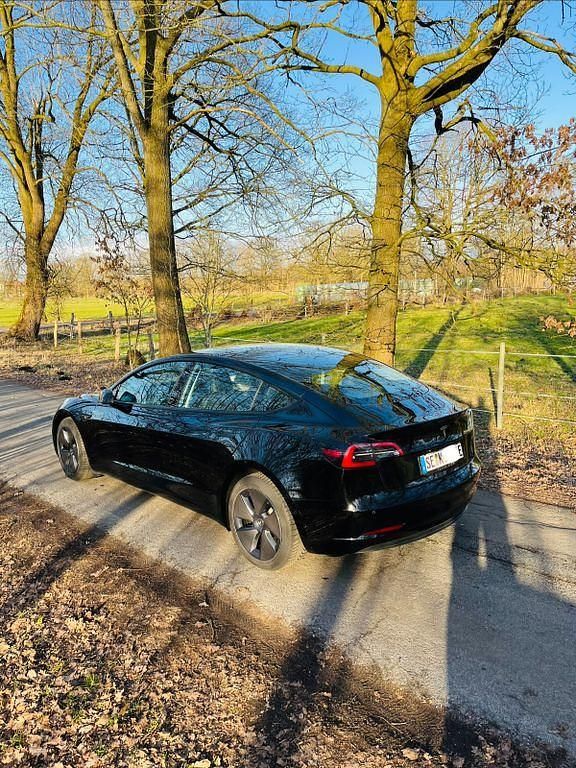 Gebraucht Tesla Model 3 Standard Range 239 kW (325 PS) 2022 Schwarz Limousine