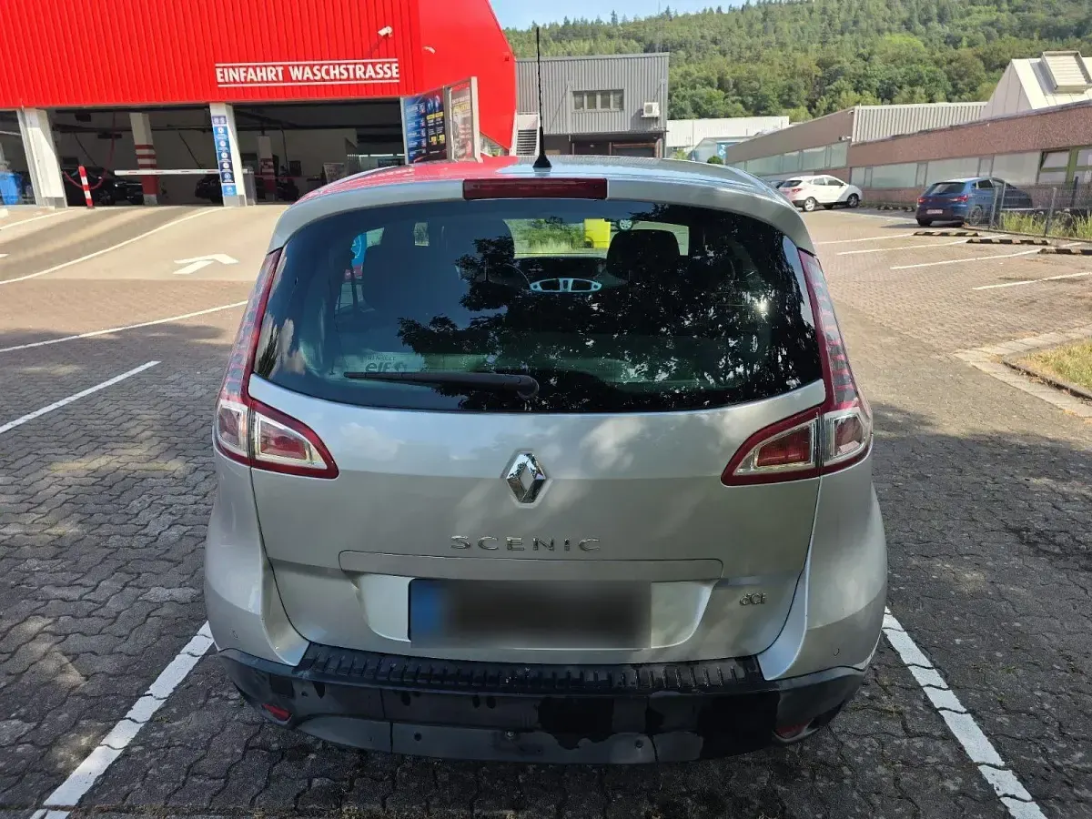 Gebraucht Renault Scénic III 110 PS (80 kW) 2011 Silber Van / Kleinbus