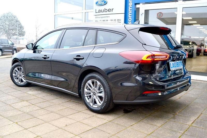 Neu Ford Focus Titanium 125 PS (91 kW) 2025 Agate black Kombi