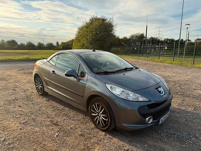 Gebraucht Peugeot 207 CC 120 PS (88 kW) 2007 Silber Cabrio