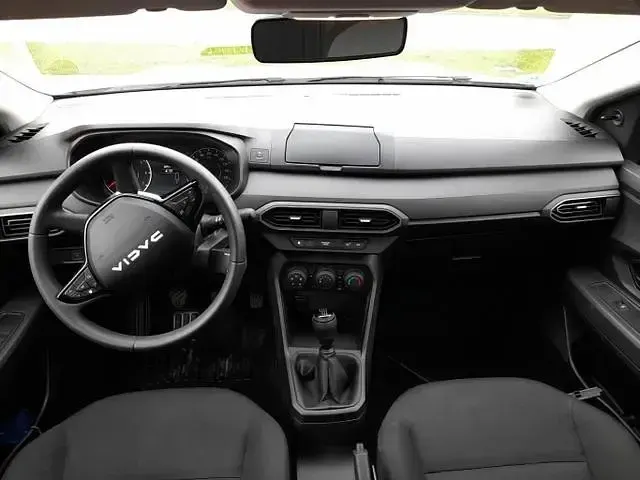 Gebraucht Dacia Jogger Expression 101 PS (74 kW) 2023 Gletscherweiß gletscherweiß Van / Kleinbus