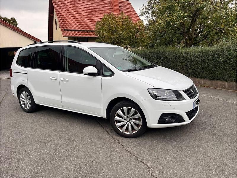Weiß Gebraucht 2016 Seat Alhambra Ecomotive Van / Kleinbus | 16.700 € (Etwas zu teuer) - Bild 1/4