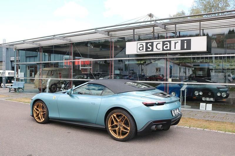 Gebraucht Ferrari Roma 620 PS (456 kW) 2024 Blau Coupé