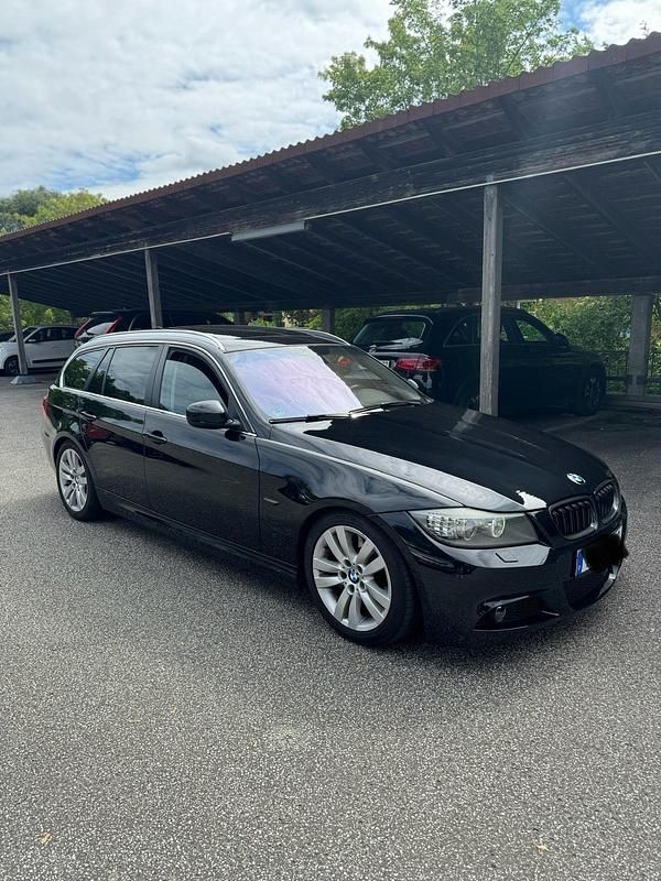 Gebraucht BMW 325 Performance 500 PS (367 kW) 2011 Schwarz Kombi