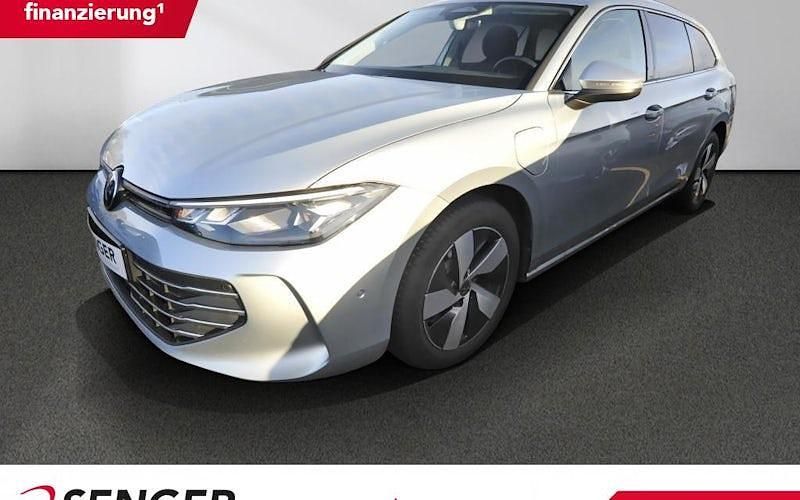 Second-hand VW Passat Business 204 CP (150 kW) 2025 Argintiu Break