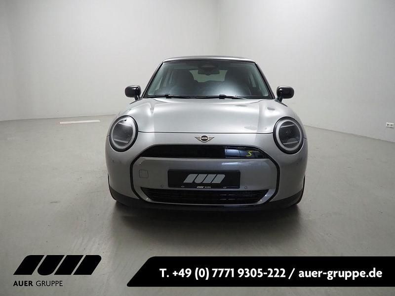 Silber Gebraucht 2024 Mini Cooper SE Kleinwagen | 34.490 € (Teuer) - Bild 1/4