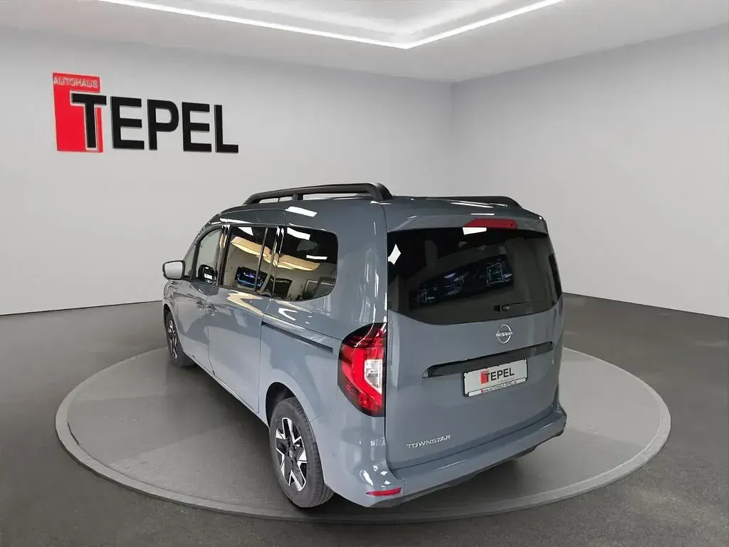 Neu Nissan Townstar Tekna 131 PS (96 kW) 2026 Grau Van / Kleinbus