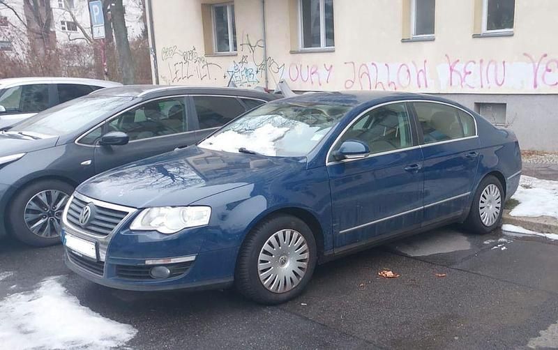 Gebraucht VW Passat 105 PS (77 kW) 2006 Blau Limousine