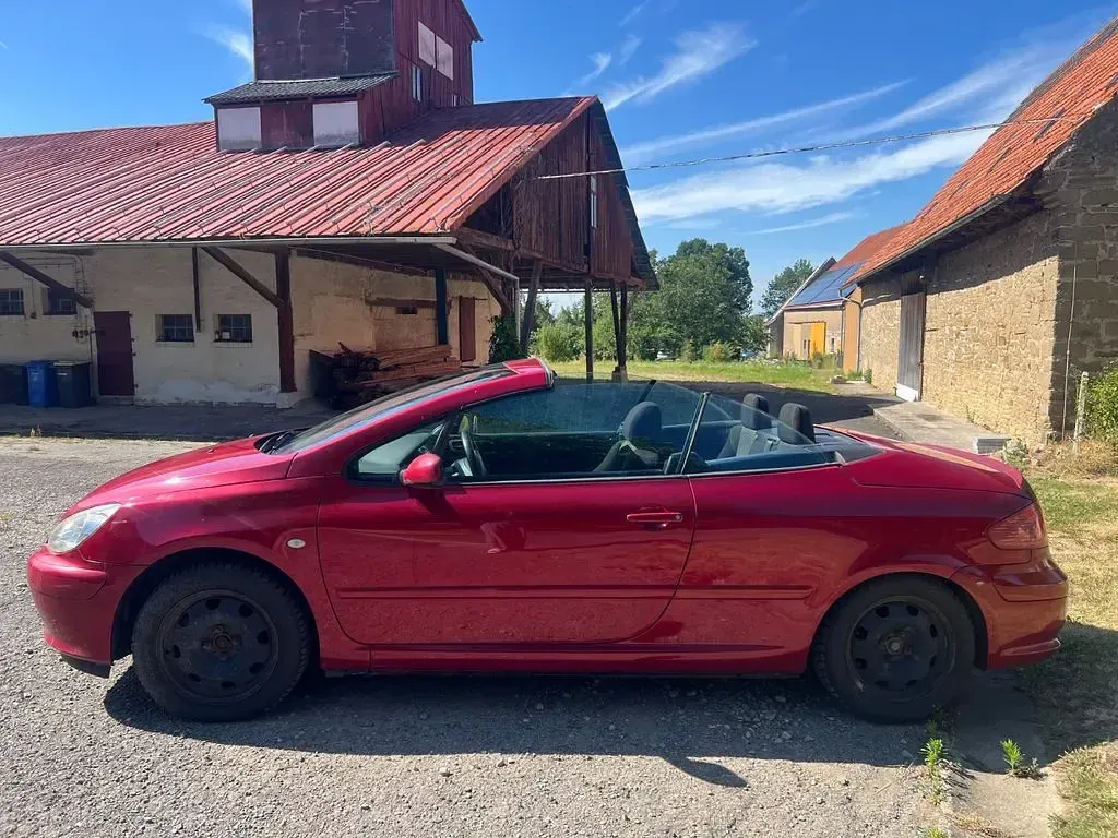 Gebraucht Peugeot 307 CC 109 PS (80 kW) 2005 Rot Cabrio