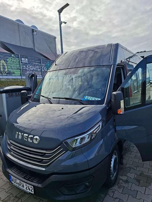 Gebraucht Iveco Daily 175 PS (128 kW) 2022 Grau Van
