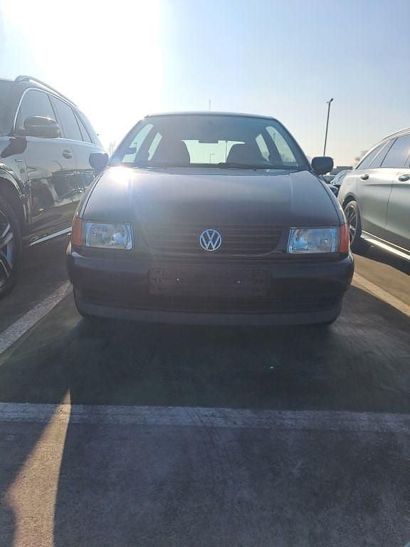 Schwarz Gebraucht 1997 VW Polo Trendline Limousine | 2.500 € (Fairer Preis) - Bild 1/4