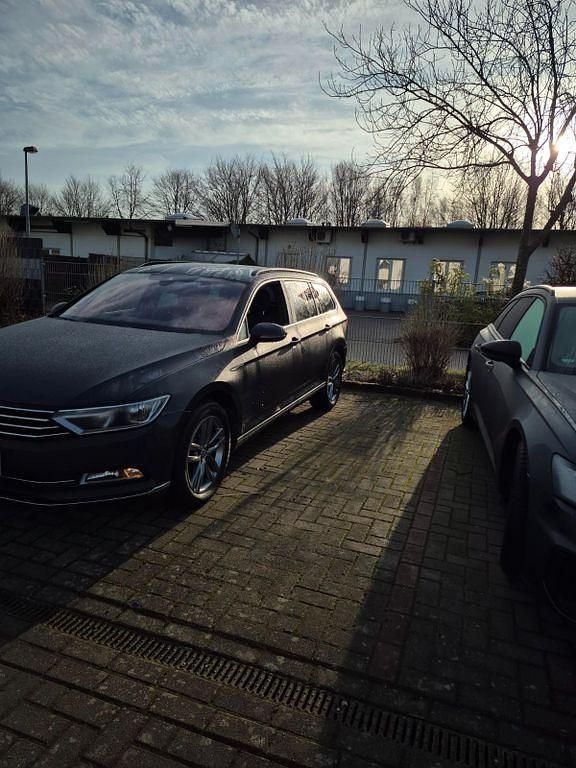 Gebraucht VW Passat Comfortline 150 PS (110 kW) 2018 Grau Kombi