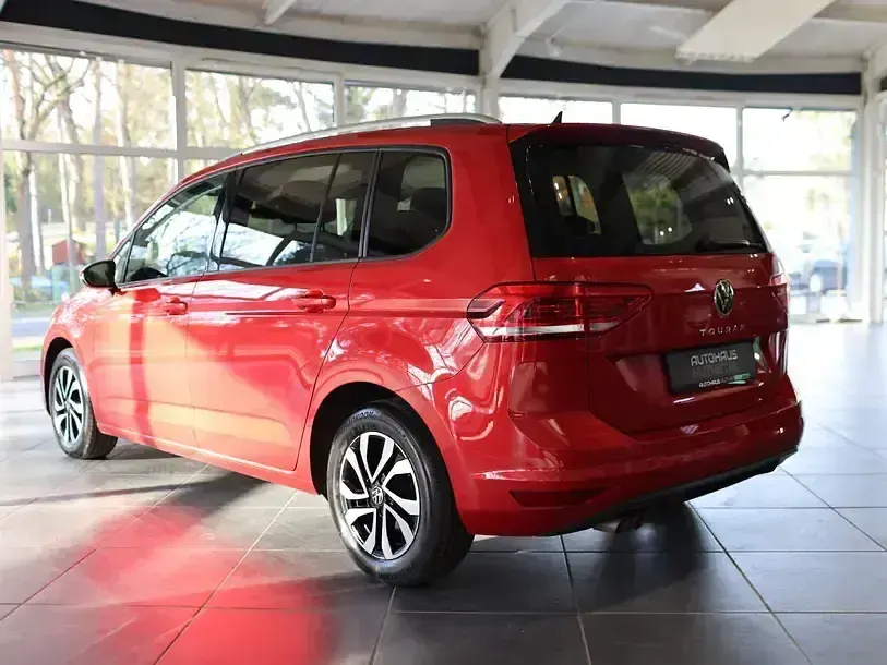 Gebraucht VW Touran Active 150 PS (110 kW) 2023 Kings red Van / Kleinbus