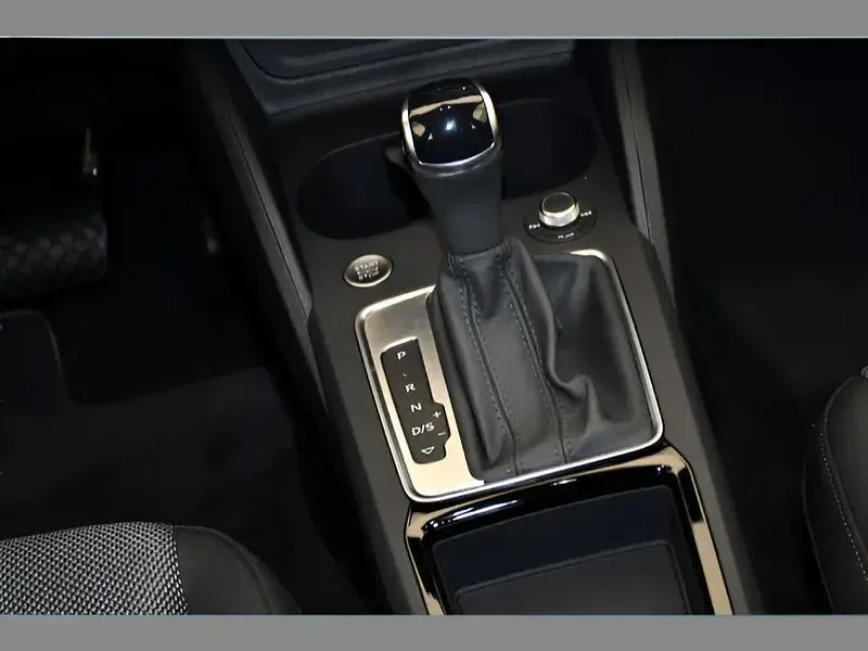 Gebraucht Audi Q2 150 PS (110 kW) 2025 Grau SUV