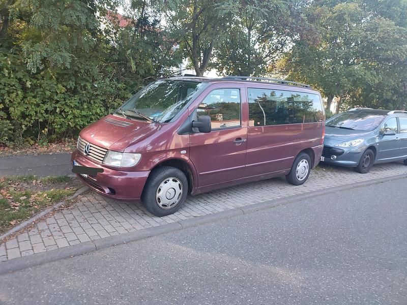 Rot Gebraucht 2003 Mercedes Vito Van | 5.500 € - Bild 1/4