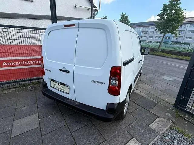 Used Citroën Berlingo 90 HP (66 kW) 2010 White Minivan