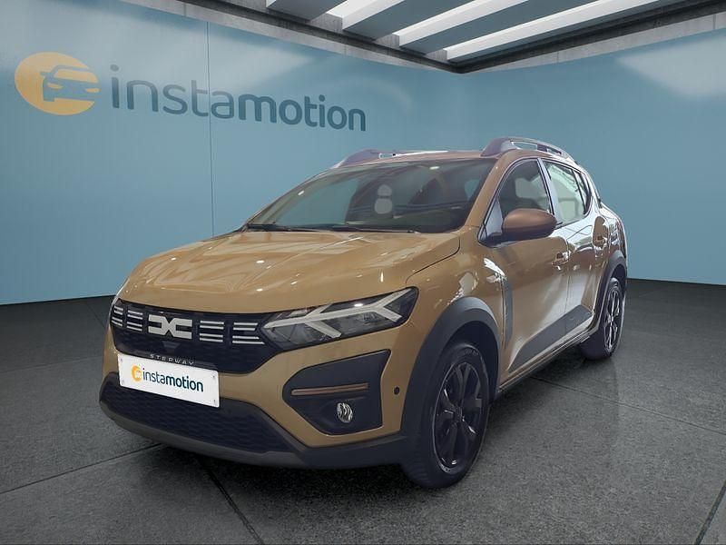 Beige Gebraucht 2024 Dacia Sandero Stepway Kleinwagen | 19.599 € (Etwas zu teuer) - Bild 1/4
