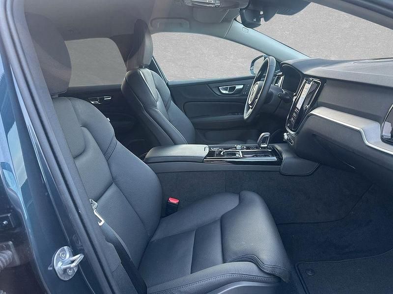 Gebraucht Volvo V60 Plus 349 PS (256 kW) 2025 Denim blue Kombi